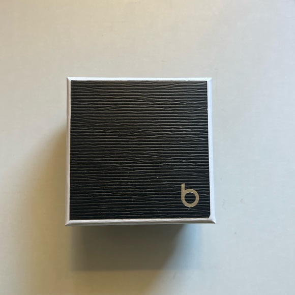 NWT Bloomingdale’s Natural Diamond Stud Earrings (.33 ctw) - sells for $1,250 - Picture 5 of 11